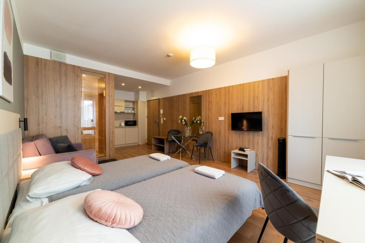 Wolska Suits Apartment *