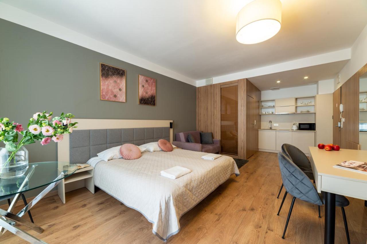 Wolska Suits Apartment Warsaw